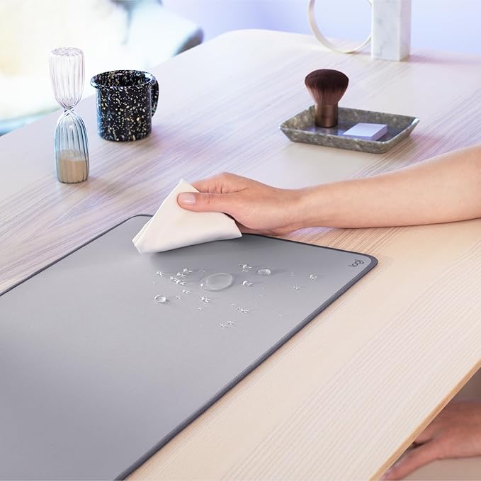 Logitech Desk Mat - Studio Series, Large Tapis de Bureau (Gris)